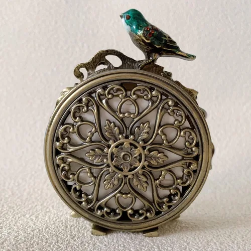 Miniatura 3 de Silent Mini reloj de mesa analógico vintage con cuerpo de metal pintado a mano y núcleo sin tictac funciona con pilas para estante, dormitorio