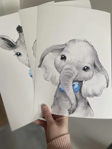 Miniatura 2 de Safari Animals - Juego de 3 impresiones artísticas de pared sin marco, carteles de animales grises con pajarita azul, elefante jirafa león, póster
