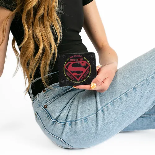 Miniatura 7 de Buckle-Down Billetera de DC Comics para hombre, plegable, Superman The Original Man of Steel Badge negro, rojo, amarillo, cuero vegano, 4.0 x 3.5
