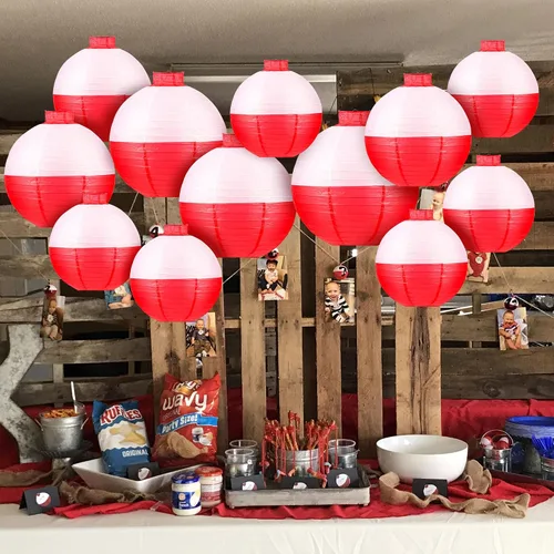 Miniatura 4 de Faroles de papel de pesca Bobber redondos, 12 linternas de papel colgantes rojas y blancas para pescadores, suministros de decoración de fiestas