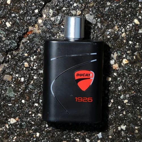 Miniatura 2 de Ducati Fragancia 1926 para hombre, perfume aromático Fougere infundido con mandarina y bergamota, y mezclado con notas de lavanda, para hombres