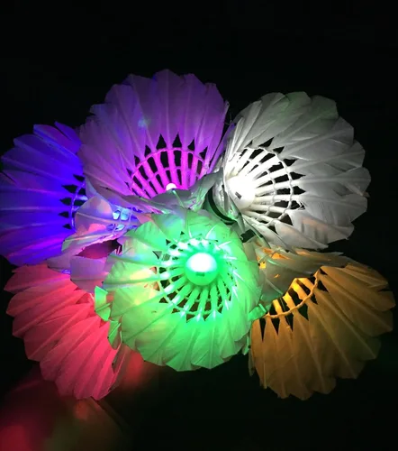 Miniatura 6 de Glow in The Dark Badminton Birdies,LED Badminton Shuttlecocks for Family Backyards Practice,4/5/6 PCS Nylon/Goose Feather Long Lasting Light Up