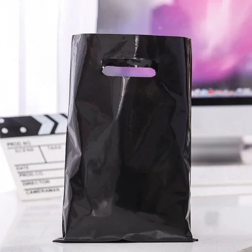 Miniatura 4 de ysmile Pequeña bolsa de compras de plástico negro para pequeñas empresas Bolsa de mercancía de plástico con asa Poli troquelado para venta al por