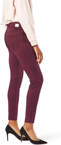 Miniatura 38 de Signature de Levi Strauss & Co. Gold Totally Shaping - Jeans ajustados para mujer, totalmente moldeadores, sin botones