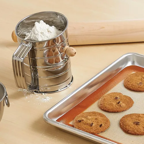 Miniatura 3 de Tamiz de mano con manivela de Mrs. Anderson’s Baking, acero inoxidable, para harina y azúcar glaseado, 1 taza, plateado