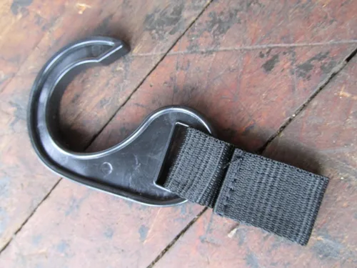 Miniatura 5 de NAHANCO Spacemaker - Gancho resistente para colgar ropa en el backroom/almacén, 5 ½ pulgadas, negro, 100/caja (GHB200)
