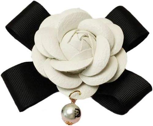 Miniatura 7 de AKOAK Adorno de flor de camelia de piel sintética para llavero bolso e interior del coche (negro/blanco)