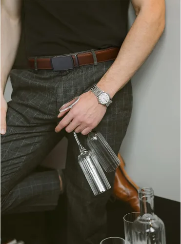 Miniatura 6 de Founders & C Cinturón para hombre, 2 unidades, vestido de cuero con trinquete con hebilla deslizante de 1 38 pulgadas en caja de regalo