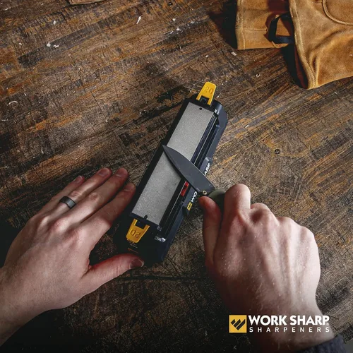 Miniatura 6 de Afilador de cuchillos Work Sharp Benchstone, de 3 lados para afilar cuchillos de bolsillo o de caza manualmente más rápido