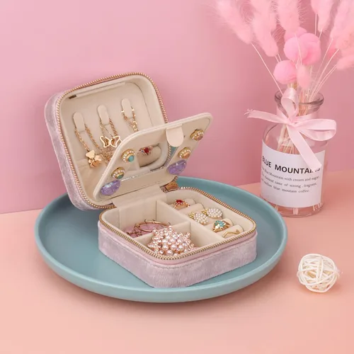 Miniatura 6 de DesignSter Joyero de viaje Mini organizador de joyería de terciopelo, pequeño joyero para niñas y mujeres, caja de almacenamiento de joyas