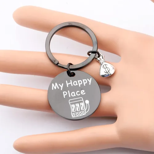 Miniatura 7 de FEELMEM Llavero de casino para amantes de los casinos, regalo para jugadores, regalo My Happy Place Lucky 777 Jackpot Casino
