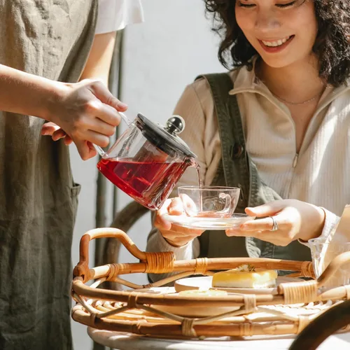Miniatura 9 de Infusor de té de acero inoxidable con tapa de doble función, colador de malla extra fina para té de hojas sueltas a prueba de calor, asas dobles