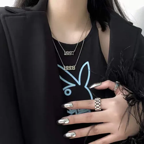 Miniatura 4 de Collar de acero inoxidable chapado en oro de 18 quilates con colgante de número de año de nacimiento y aniversario para mujeres y niñas