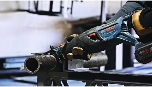 Miniatura 3 de BOSCH GSA18V-110B14 PROFACTOR™ 18V Kit de sierra recíproca de 1-1/8 pulgadas con (1) batería de rendimiento CORE18V 8.0 Ah PROFACTOR™