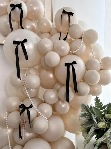 Miniatura 13 de Kit de arco de globos de 185 piezas negros y de arena de perlas doble relleno con lazos y perlas de imitación, globos negros y blancos