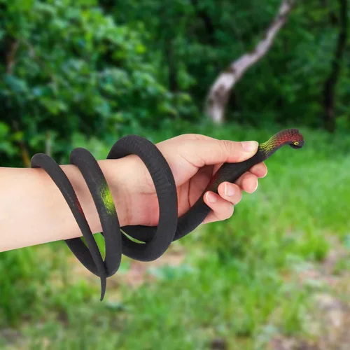 Miniatura 7 de Outee 7 serpientes de goma realistas – Juguetes falsos de serpiente negra de 15 a 47.2 pulgadas para accesorios de jardín, pájaros asustadores
