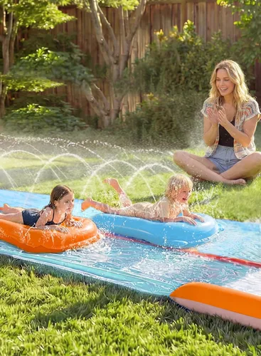 Miniatura 7 de Sloosh Tobogán acuático de 32.5 pies con 2 tablas inflables, aspersor de agua de doble carril para niños, adultos, patio trasero, juguete de verano