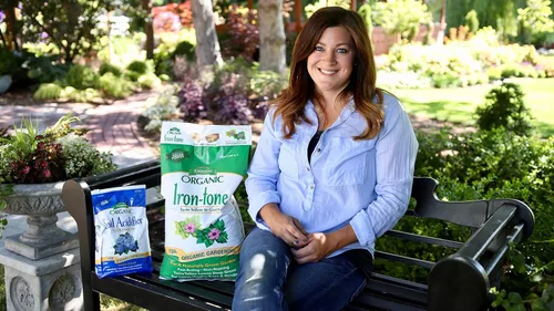 Miniatura 7 de Espoma Fertilizante orgánico de tono hierro 3-0-3 y alimento vegetal orgánico para ayudar a corregir la deficiencia de hierro (clorosis). Bolsa de 5