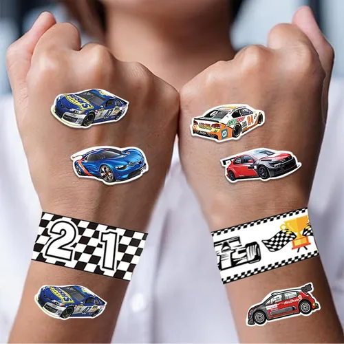 Miniatura 7 de Juego de 74 piezas de recuerdos de fiesta de autos de carreras, 24 pulseras de carreras, 50 calcomanías de autos de carreras, pulseras y paquete