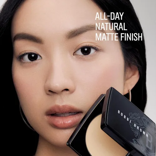 Miniatura 5 de Bobbi Brown Polvo prensado Sheer Finish Polvo fijador matificante absorbente de aceite para control de brillo durante todo el día Incluye soplo