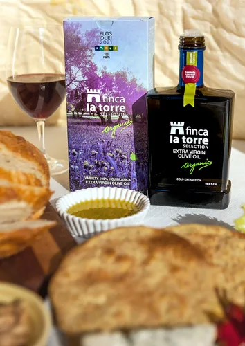 Miniatura 5 de Finca La Torre Hojiblanca Aceite de oliva orgánico – Aceite de oliva español extra virgen prensado en frío – Aceite premium de Málaga, España