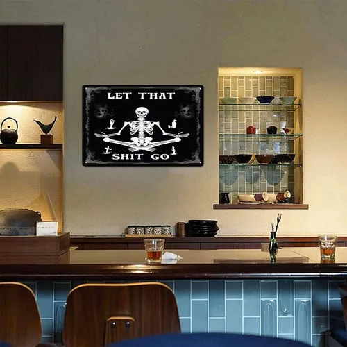 Miniatura 5 de xitangyouyu Divertido letrero gótico negro con diseño de calavera con texto en inglés "Let That Shit Go", letreros metálicos para decoración de baño