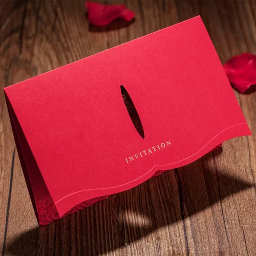 Miniatura 6 de Hosmsua 50 tarjetas de invitaciones de flora de encaje cortado con láser rojo con mariposa dorada y sobres para despedida de soltera, boda
