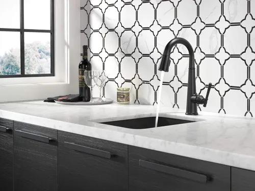 Miniatura 4 de Delta Faucet Emmeline - Grifo de barra negro mate con rociador extraíble, grifo de fregadero de barra negra de un solo agujero, grifos de barra