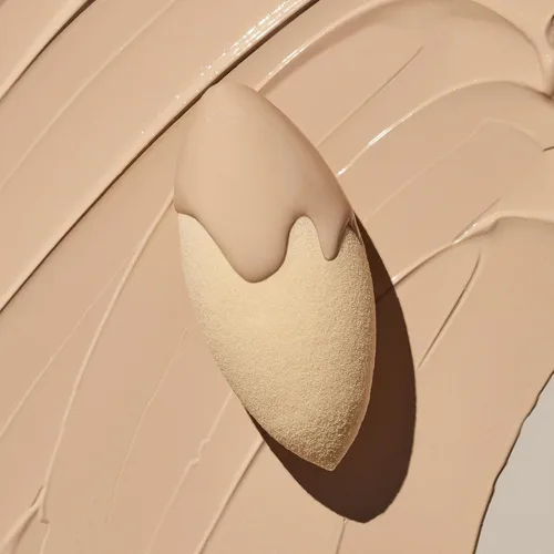 Miniatura 3 de e.l.f. Esponja correctora de camuflaje, esponja de maquillaje con espuma sin látex y extremos de doble punta para mezclar, vegana y libre
