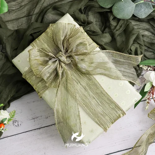 Miniatura 5 de HUIHUANG Cinta verde musgo con alambre de 2.5 pulgadas, seda arrugada verde con cinta de Navidad metálica dorada para suministros de corona, boda