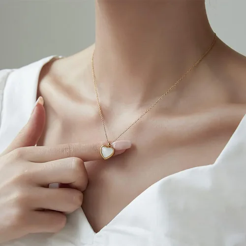 Miniatura 3 de Joxevyia Carnelian Crystal Heart Necklace Raw Stone Healing Crystals Dainty Heart Gemstone Gold Pendant Necklace Anniversary Birthday Valentines