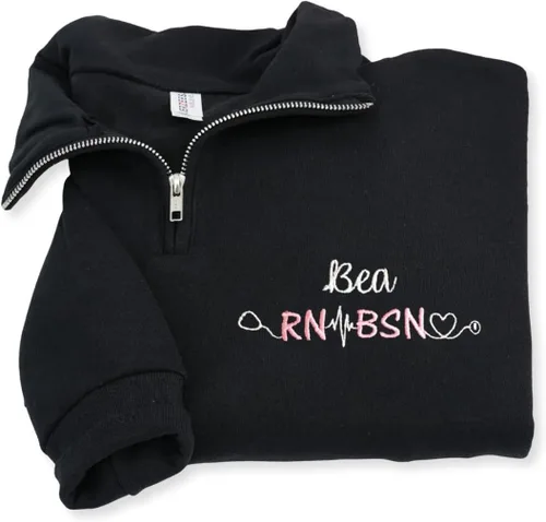 Miniatura 14 de COUPLEHOODIES - Sudadera de enfermería bordada con nombre, personalizada, con cremallera de un cuarto, regalo para asistente de enfermería