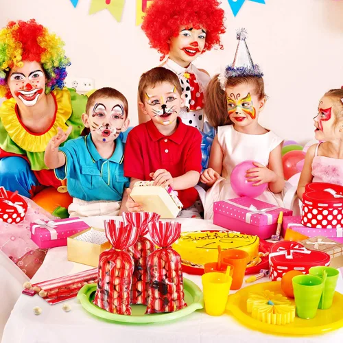 Miniatura 7 de Blulu 100 bolsas de plástico para carnaval, circo, fiesta, golosinas, con estampado de rayas rojas y blancas, celofán transparente, con 100 lazos