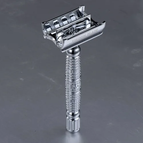 Miniatura 3 de VIKINGS BLADE Maquinilla de afeitar de seguridad de doble filo para hombres + 5 cuchillas de acero suecas + estuche de lujo. Mango largo. Suave