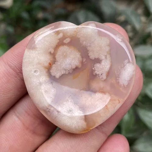 Miniatura 5 de Fekuar Piedra natural de flor de cerezo, ágata de cuarzo para el pulgar, tallada a mano, cristal curativo en forma de corazón, piedra para aliviar