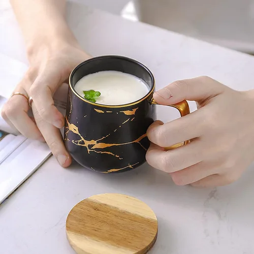 Miniatura 5 de LUCCK Taza de café de cerámica con tapa de madera, taza de té de 14.5 onzas, tazas de café de mármol con incrustaciones doradas de lujo con tapa