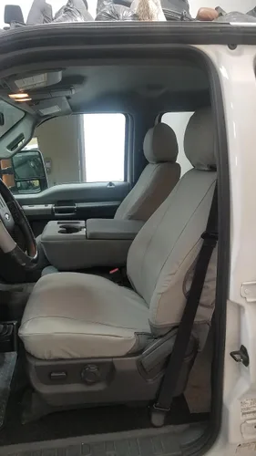 Durafit Seat Covers, Cuero sintético gris impermeable compatible con Ford F150 XL/XLT/Lariat 2015-2024 y 2016-2022 F250-F550 Cubos delanteros,