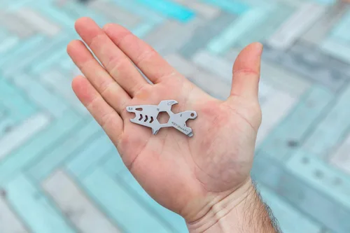 Miniatura 6 de KeySmart AllTul Shark - Multiherramienta llavero multiusos 4 en 1 para llevar todos los días con abridor de botellas, llave inglesa, punta Phillips
