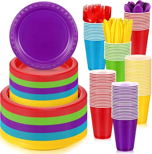 Uiifan El juego de vajilla de plástico multicolor de 300 piezas incluye 50 platos llanos, 50 platos de aperitivo, 50 tazas, 50 cuchillos, 50