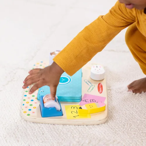 Miniatura 2 de Melissa & Doug Tablero de actividades de escritorio de madera para trabajar y jugar, juguete sensorial para bebés y niños pequeños, certificado FSC