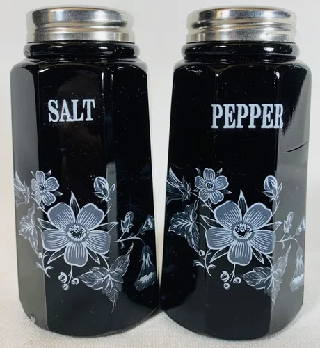 Juego de salero y pimentero, patrón de paneles, decorado, fabricado en Estados Unidos, vidrio Mosser USA (negro con floral blanco)