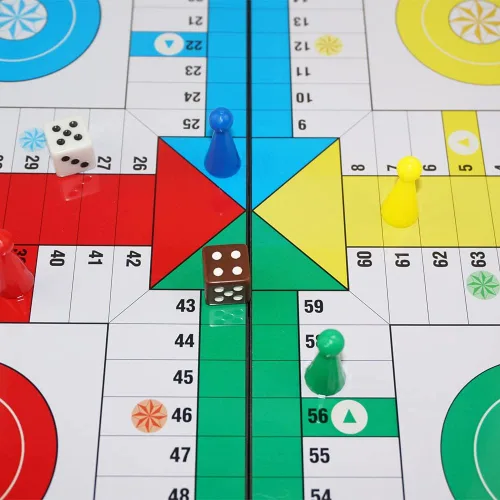 Miniatura 3 de Ludo - Juego de mesa de juego de 9.8 pulgadas, plegable magnético, juego de estrategia clásico de viaje para niños y adultos (ángulo derecho)