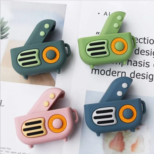 Miniatura 5 de Funda 3D de radio retro compatible con AirPods Pro, divertida funda Kawaii de silicona de dibujos animados para AirPod Pro