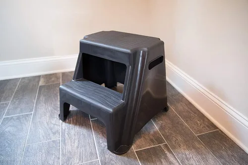 Miniatura 8 de Rubbermaid Taburete de plástico moldeado de 2 escalones, ligero con peldaños antideslizantes y pies antideslizantes, color negro