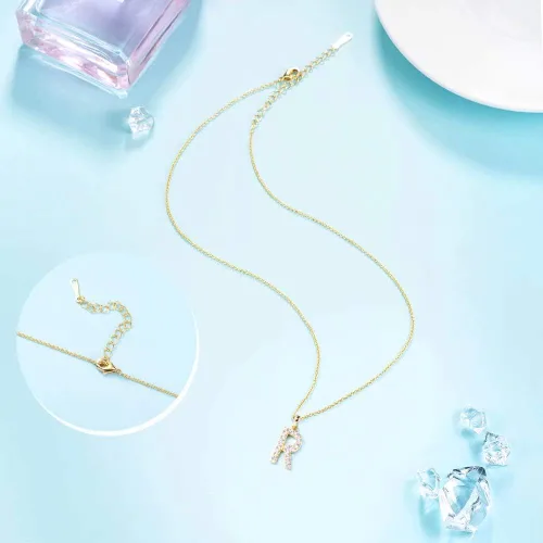 Miniatura 5 de Tarsus Collar con dije de inicial con zirconias cúbicas para mujeres y niñas.