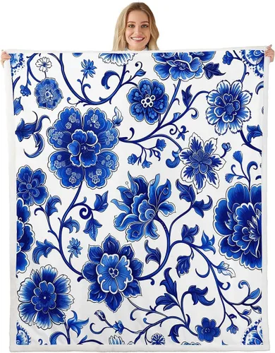 Manfei Rustic Floral Flannel Fleece Throw Blanket 40"x50" Blooming Flowers Fuzzy Blanket for Sofa Couch Retro Plant Farmhouse All Season Bed Dark