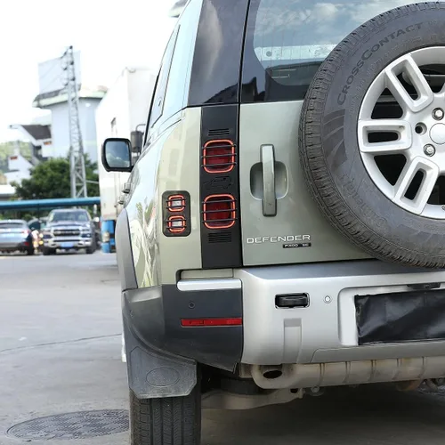 Miniatura 3 de YIWANG Cubierta de protección de luz trasera de coche ABS negra para Land Rover Defender 90 110 2020-2022