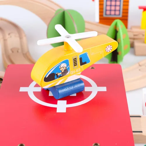 Miniatura 4 de Qilay Juego de trenes de madera de 69 piezas, pistas y trenes de madera de primera calidad para niños pequeños de 3, 4 y 5 años, juguetes de tren