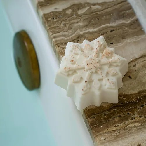 Miniatura 3 de LA SALT CO Bomba de baño de cristal de copo de nieve, noche silenciosa, aromaterapia para baño o ducha, totalmente natural, hecha a mano, vegana