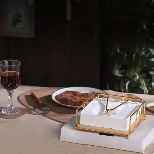 Miniatura 4 de Servilletero plano para servilletero, dispensador de servilletas de metal con brazo de tensión ponderada y base de madera, organizador de Oro